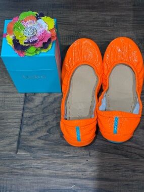 New Tieks Outrageous Orange Size 8
